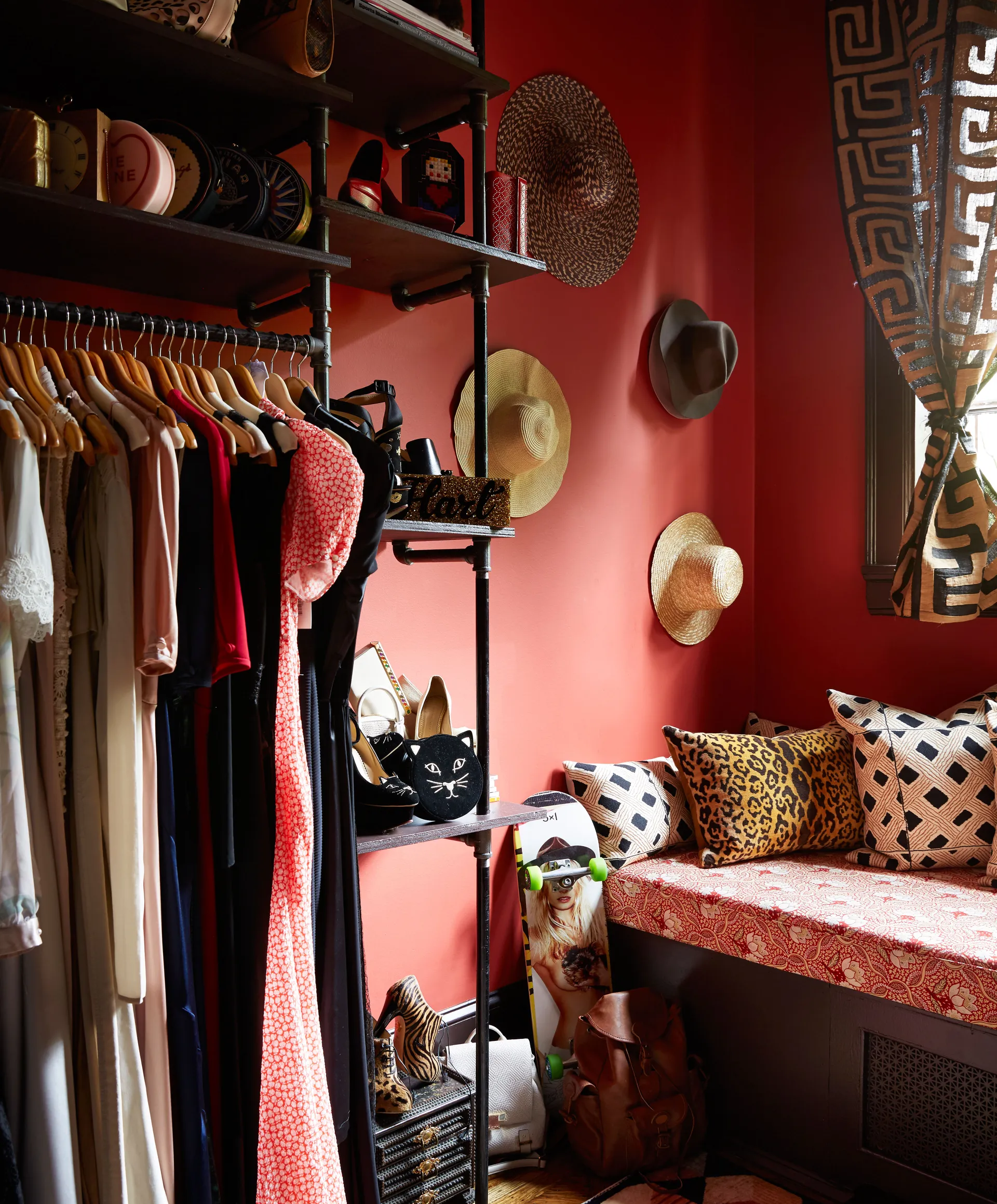 100+ фото интерьеров гардеробных комнат из нашего портфолио