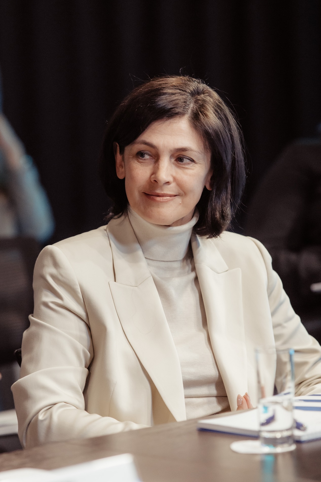 Наталья Хацела на заседании комиссии